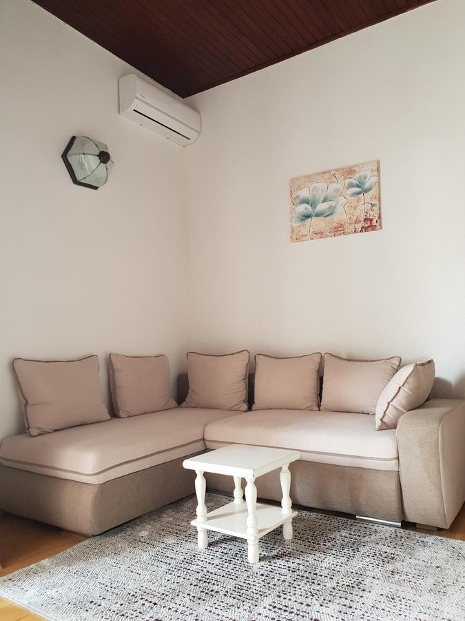 Amfa Biograd Na Moru